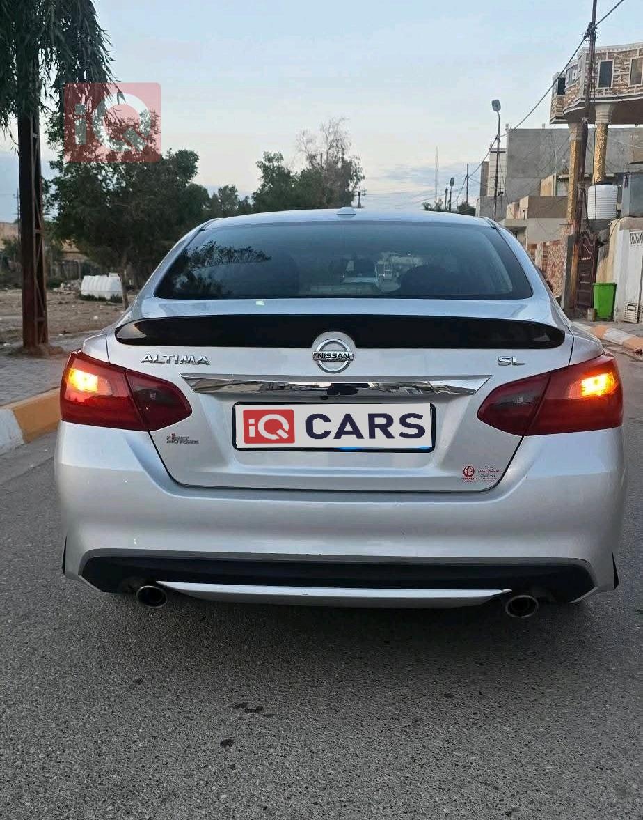 نيسان ألتيما
